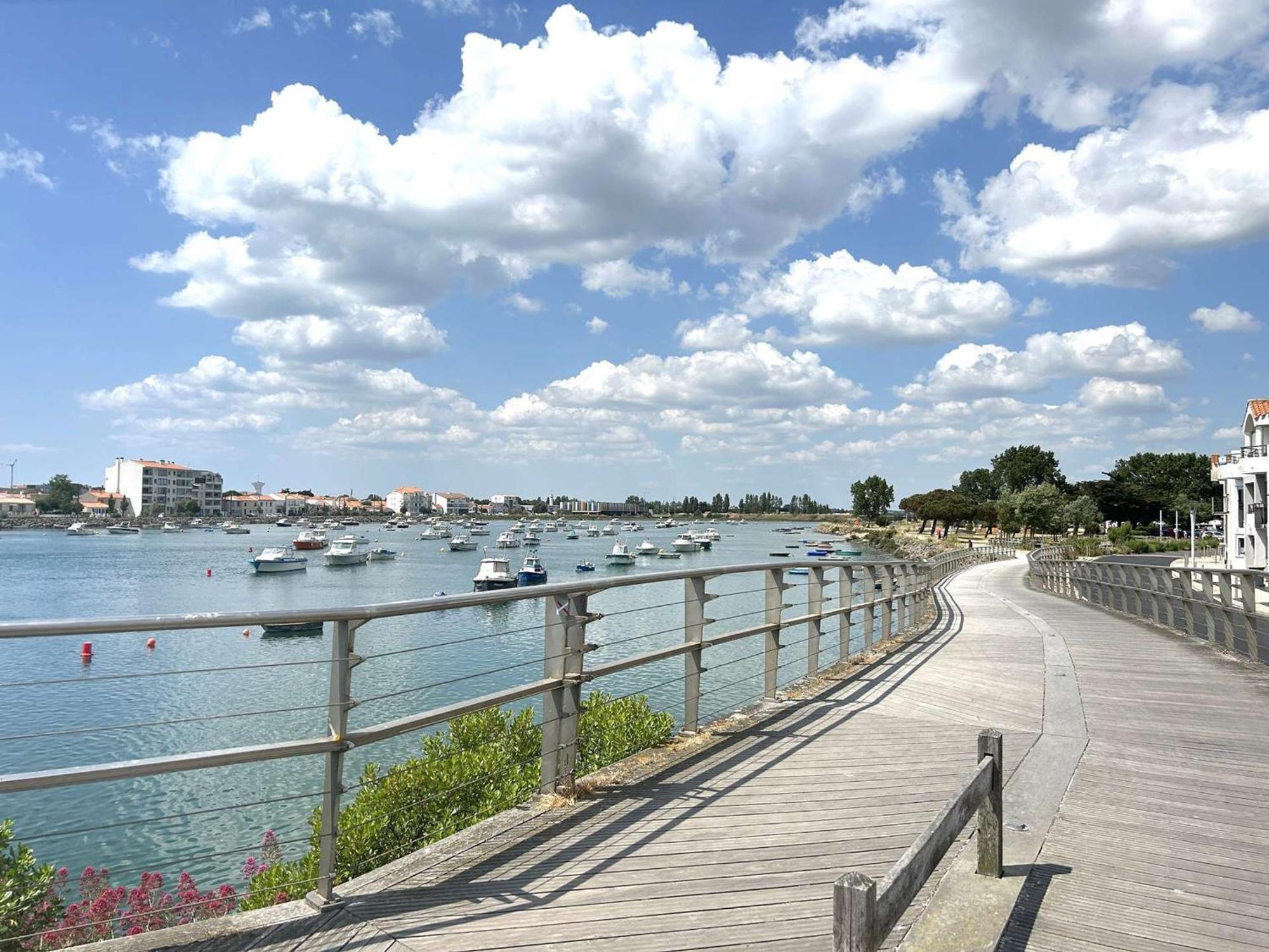 Appartement 2 Pieces Avec Parking Prive, Proche Plage Et Commerces, Saint-Gilles-Croix-De-Vie - Fr-1-224-783 Buitenkant foto